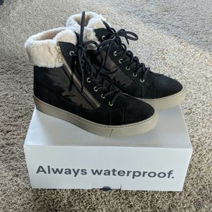 NIB Cougar women's waterproof booties sz 8